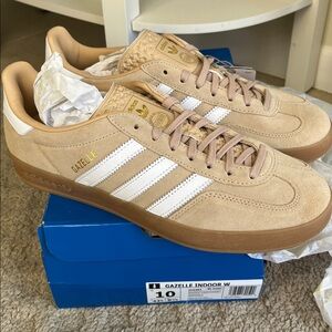 Adidas Gazelle Sneakers (Women) Size 10